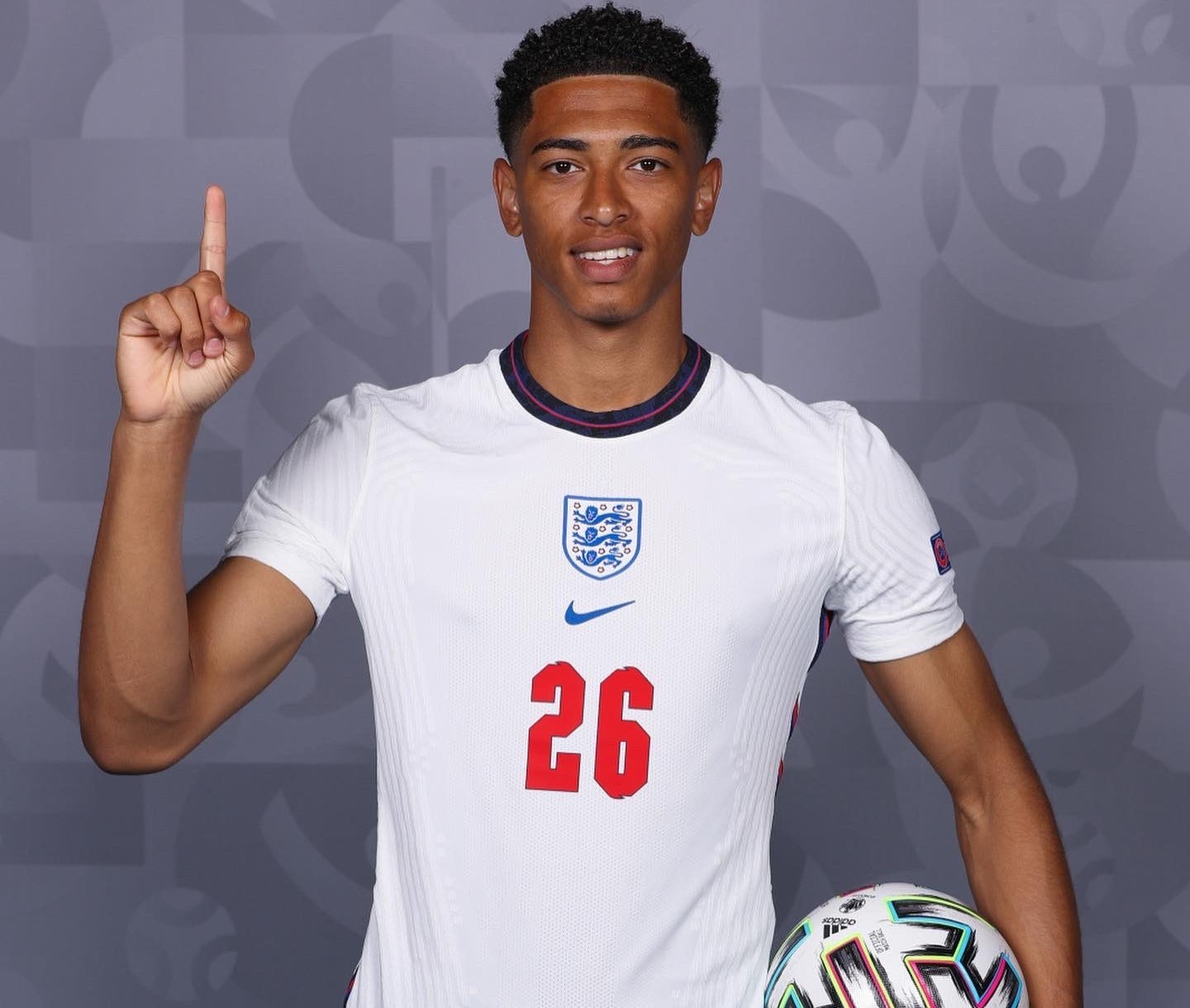 塞维主席：大胜巴萨时感觉球队已达到巅峰，结果转头三连败了（塞维主席：痛击巴萨自信登顶，转眼却遭三连败）