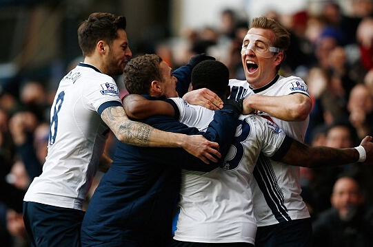 如何提升足球场上的无球跑动？（如何增强足球场上的无球跑动能力？）