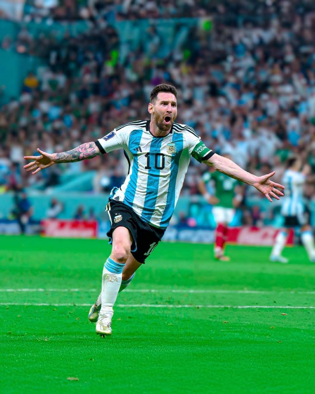 C罗晒与特朗普合照：感谢总统先生的邀请和热情欢迎（C罗分享与特朗普合影：感谢总统的邀请与热情接待）