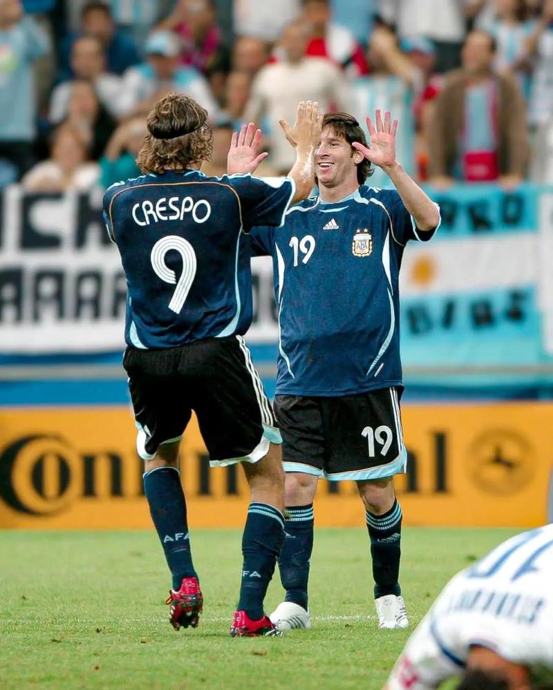 国外亚洲足球博主：王钰栋可能会加盟德乙俱乐部达姆施塔特（海外亚洲足球博主称：王钰栋或加盟德乙球队达姆施塔特）