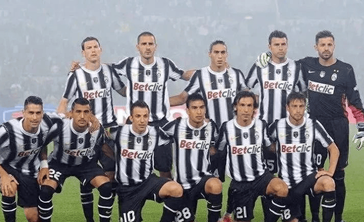 中国男壶六战全胜锁定循环赛第一，7-0横扫波兰（中国男壶六连胜提前锁定循环赛头名，7比0零封波兰）