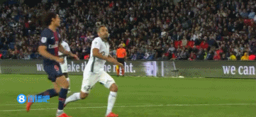 记者：拜仁计划签下17岁厄瓜多尔中卫奥拉亚，并准备将其外租（记者称拜仁拟引进17岁厄瓜多尔中卫奥拉亚，签约后将外租）