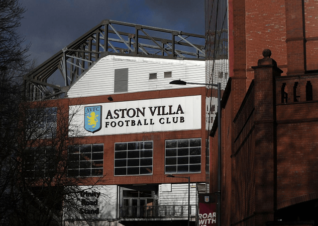 伊涅斯塔：中场球员当教练更能掌控全局，小法现在做得非常好（伊涅斯塔：中场出身更会统筹全局，小法执教表现出色）